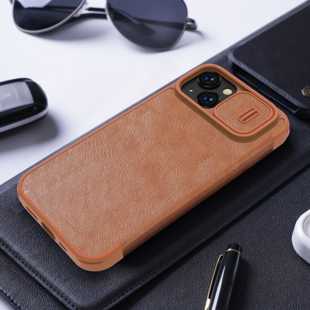 Cover Qin Pro CamShield iPhone 14 Brown